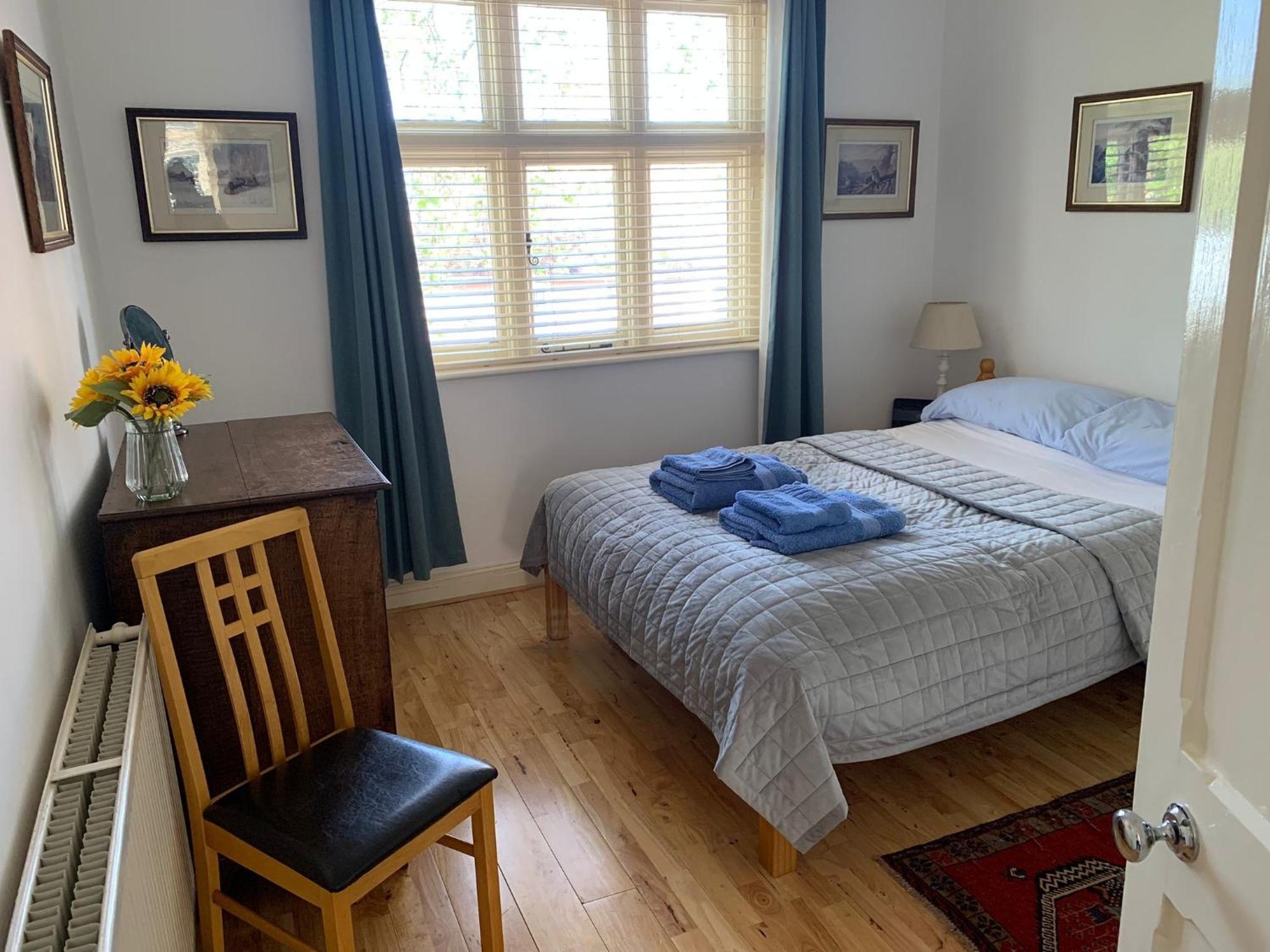 OLD SCHOOL APARTMENT 1 FIRST FLOOR BURY ST. EDMUNDS, UNITED KINGDOM SEASON DEALS FROM £79